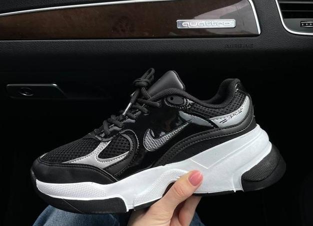 Обувь с заботой: как выбрать модную и удобную пару для модниц за 60